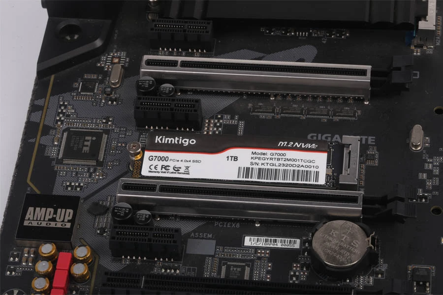 Kimtigo G7000 NVMe PCIe Gen4x4 SSD Display